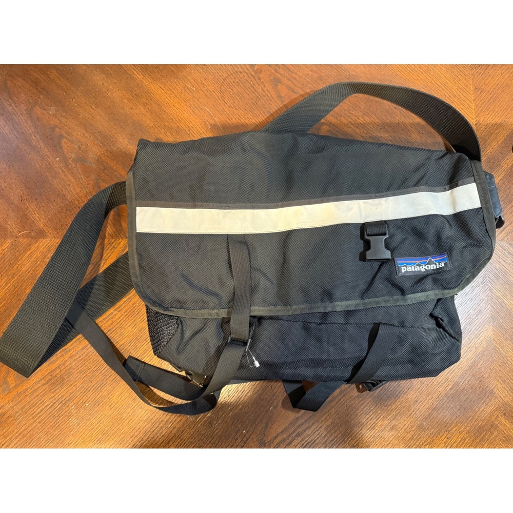 Vintage Patagonia Black Messenger Bag Laptop School Work Travel Messenger Bag